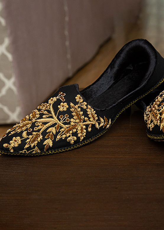 Black Mojari with Hand Embroidery