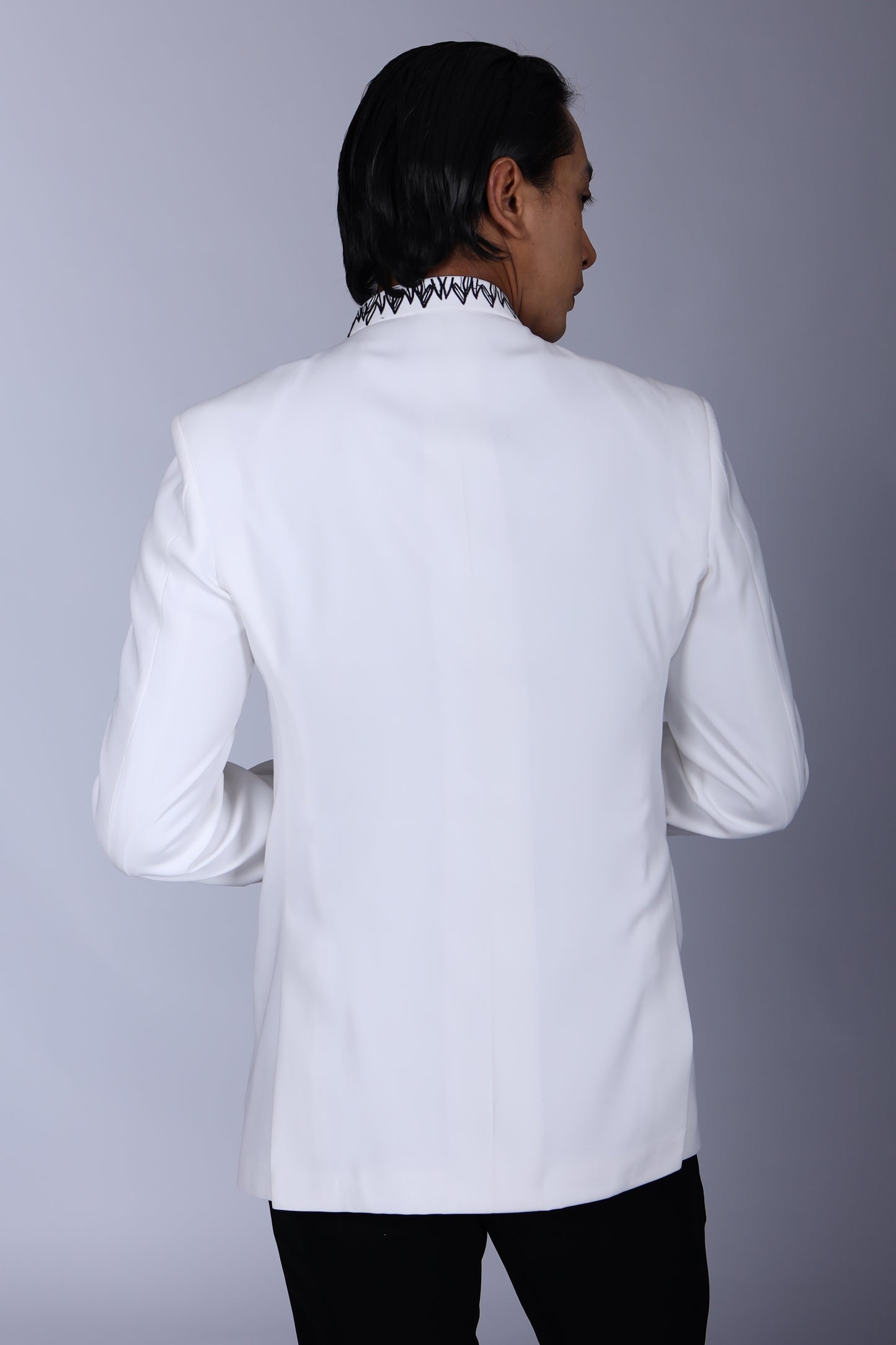 Classic White Bandhgala with Sleeve and Collar Embroidered