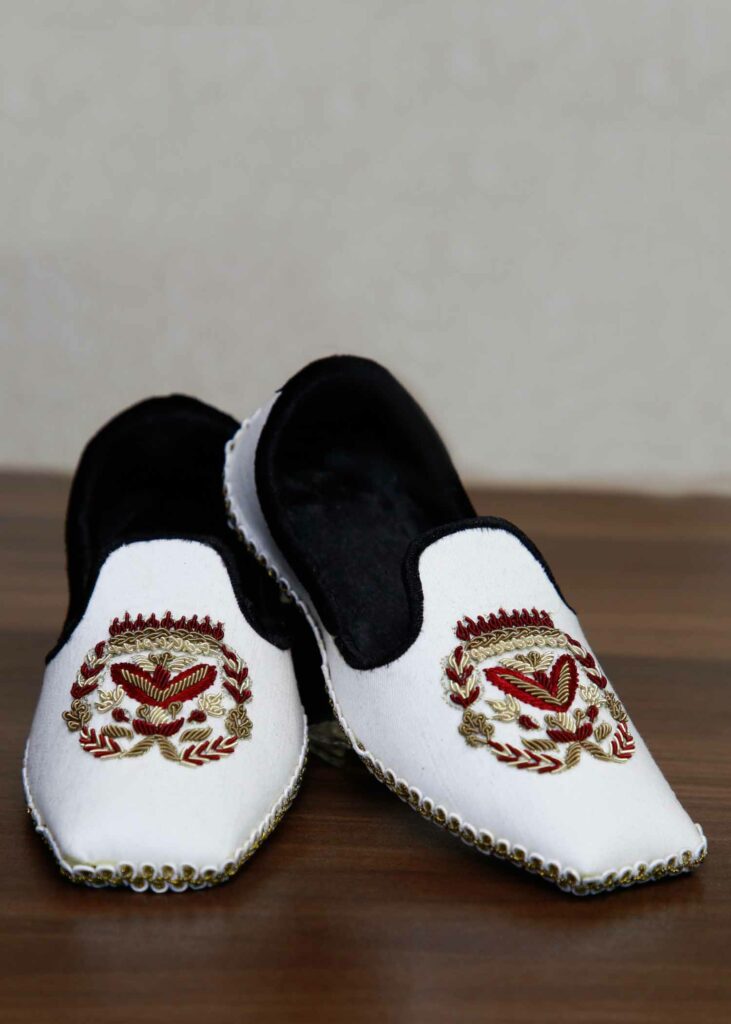 White Mojari with Hand Embroidery