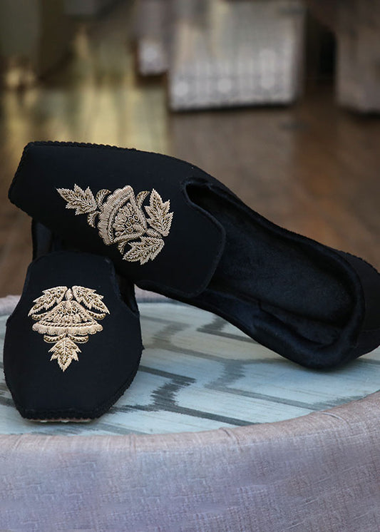 Black Mojari with Hand Embroidery