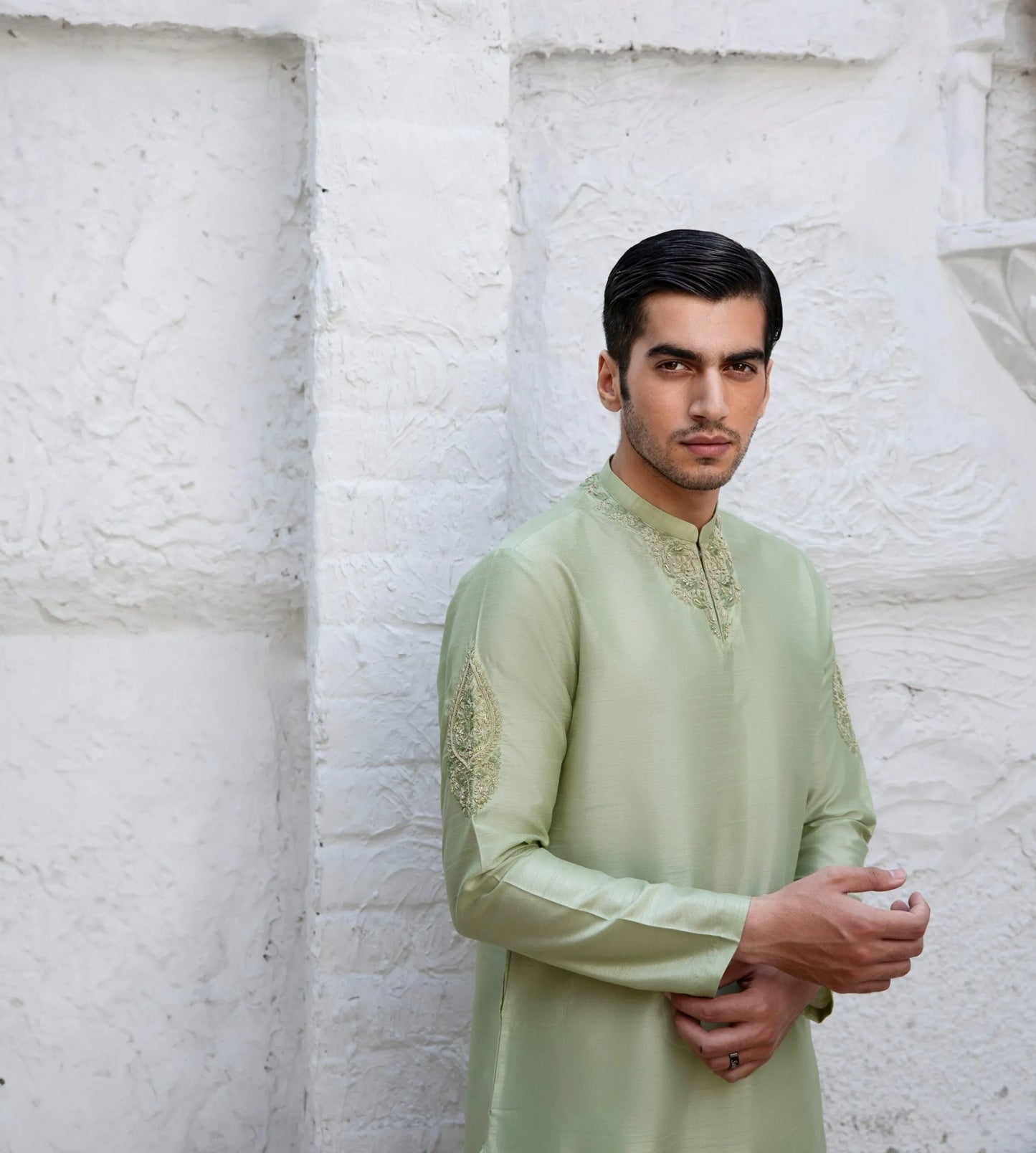 Cleadon Green Kurta with Collar and Sleeve Embroidered