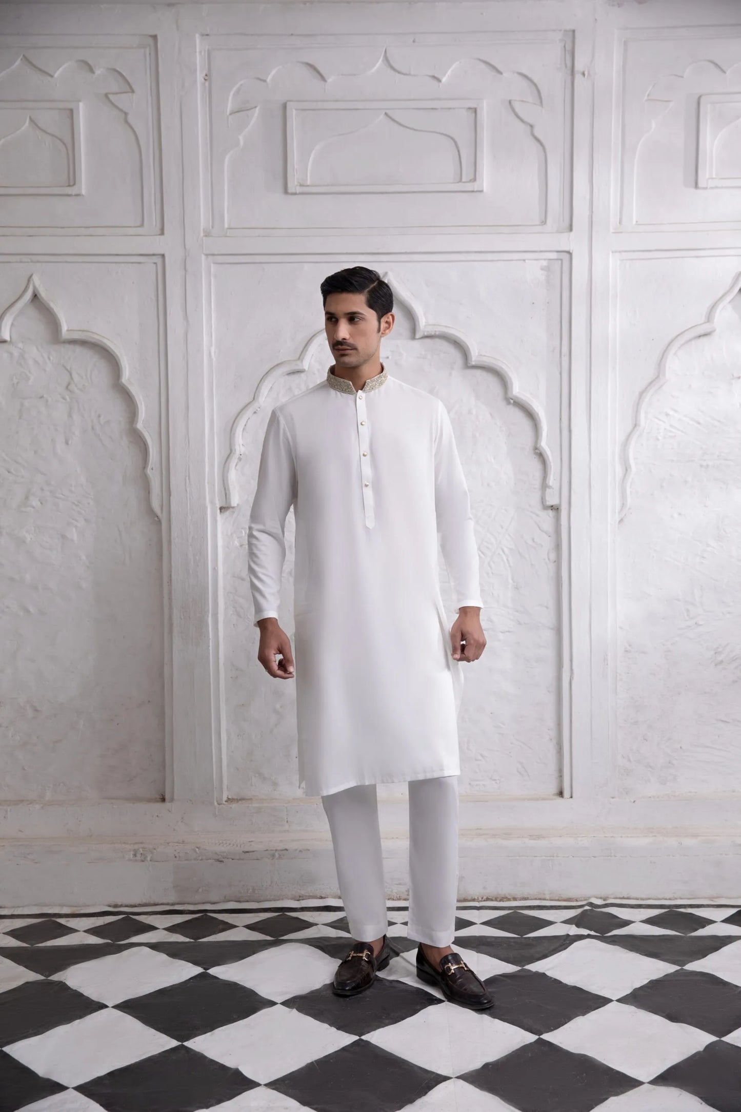 Classic White Kurta with Collar Embroidered