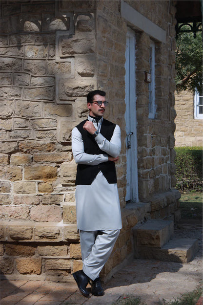 Classic Black Bundi