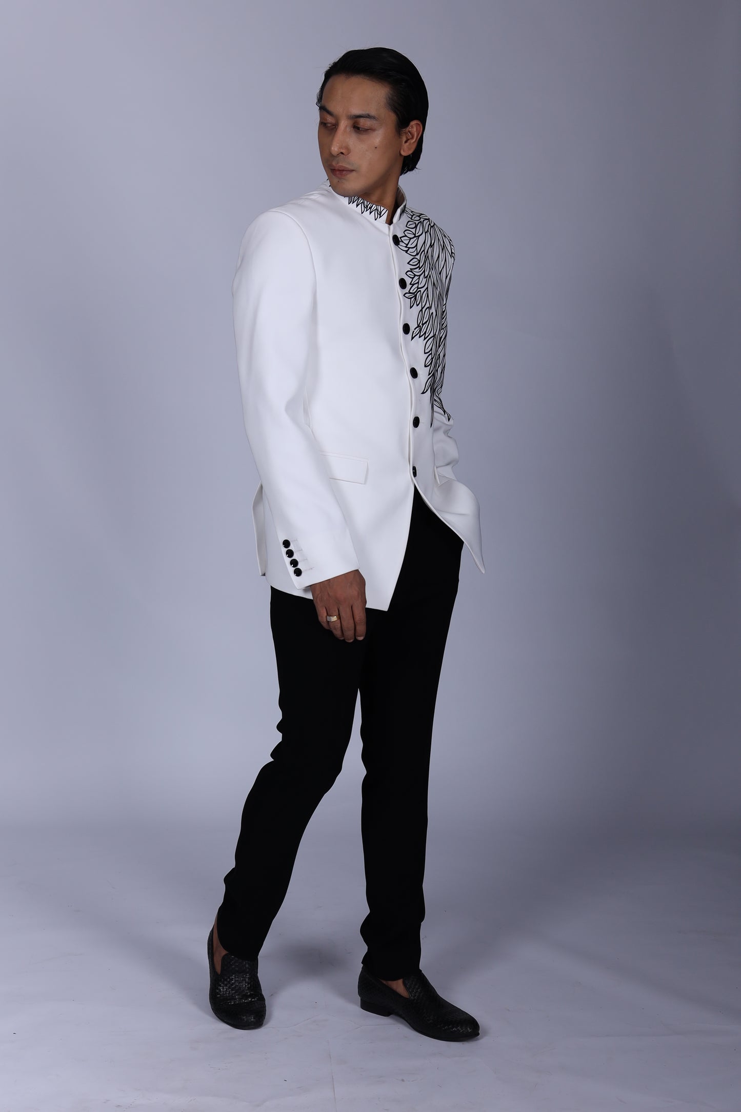 Classic White Bandhgala with Sleeve and Collar Embroidered