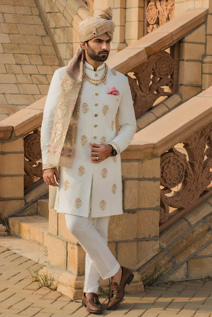 Regal Off White Sherwani for Groom – Premium Wedding Attire