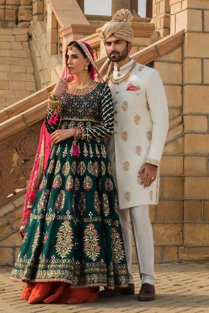 Regal Off White Sherwani for Groom – Premium Wedding Attire