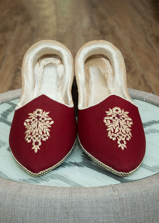 Red Mojari with Hand Embroidery