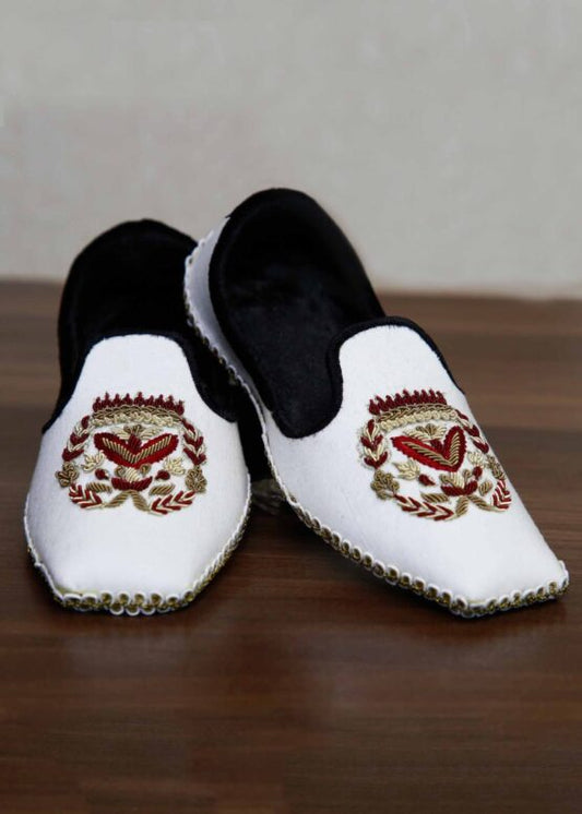 White Mojari with Hand Embroidery